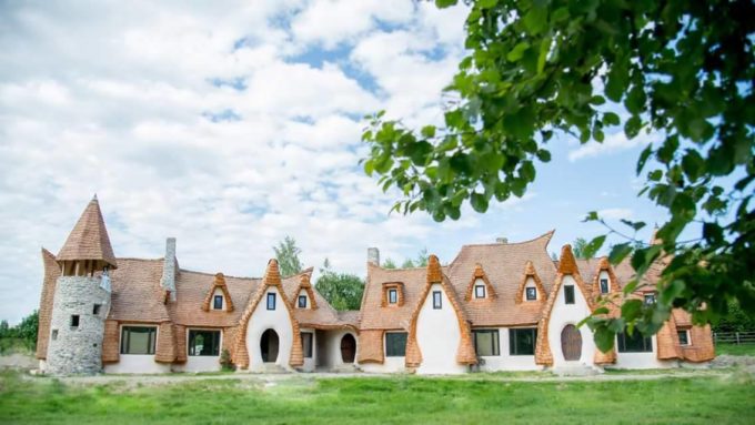 Un loc de basm langa Sibiu: Castelul de Lut Valea Zanelor