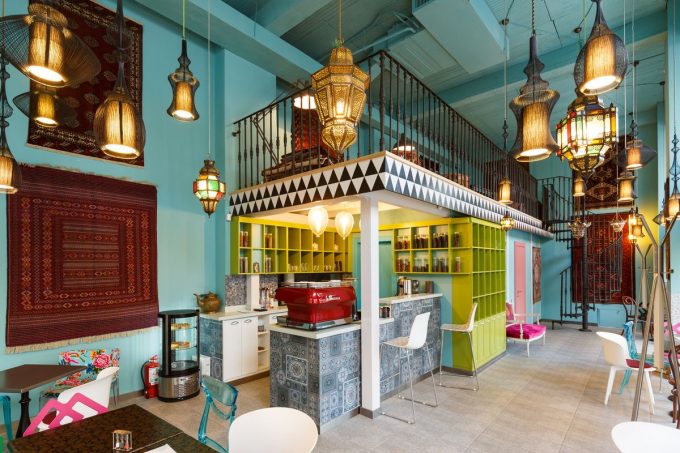 Bei o cafea la cafeneaua Sheida si faci un act caritabil