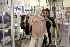campanie umanitară donează haine