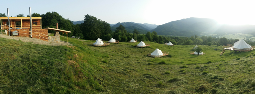 Ursa Mica: primul camping de lux din Romania